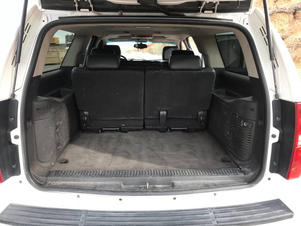 2009 Chevrolet Suburban 1500 LS — photo 4