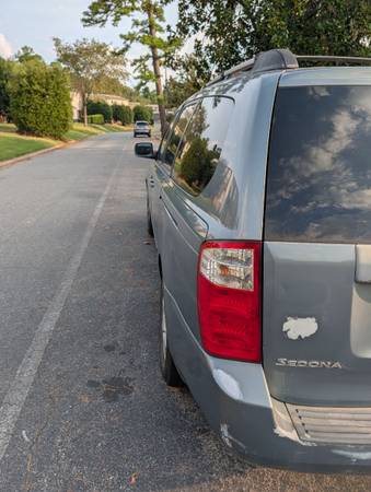 2008 KIA Sedona Base — photo 6