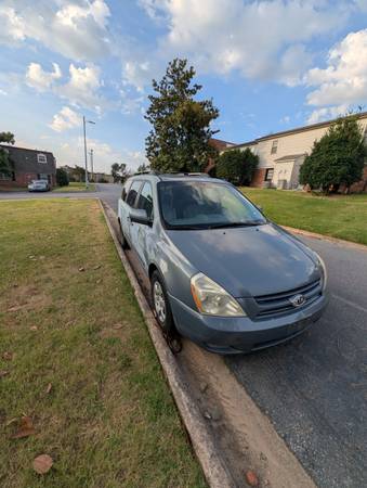 2008 KIA Sedona Base — photo 2