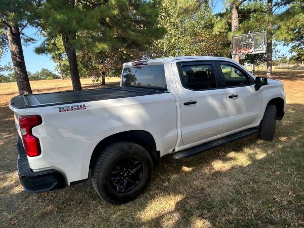 2022 Chevrolet Silverado 1500 Custom Trail Boss 4x4 Crew Cab 5.75 ft. box 147.4 in. WB Automatic — photo 3
