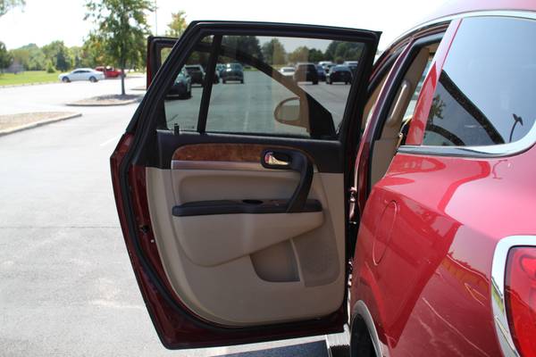 2011 Buick Enclave 1XL — photo 12