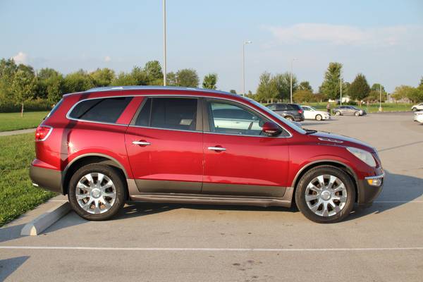 2011 Buick Enclave 1XL — photo 2