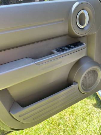 2007 Dodge Nitro SXT 4dr 4x2 Manual — photo 4