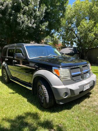 2007 Dodge Nitro SXT 4dr 4x2 Manual — photo 2
