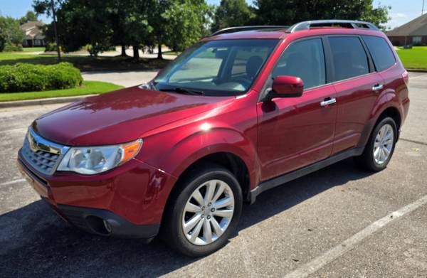 2011 Subaru Forester 2.5X Limited — photo 2