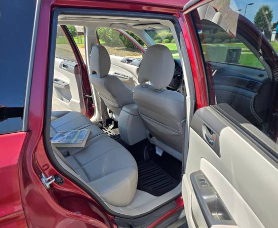 2011 Subaru Forester 2.5X Limited — photo 11