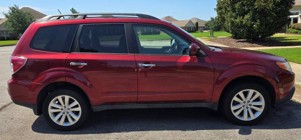 2011 Subaru Forester 2.5X Limited — photo 7