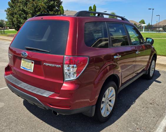 2011 Subaru Forester 2.5X Limited — photo 6