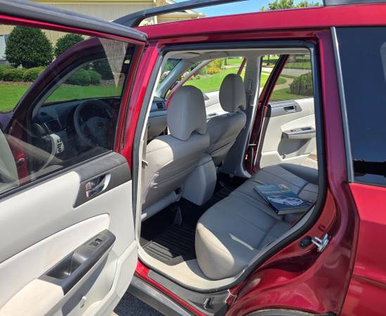 2011 Subaru Forester 2.5X Limited — photo 12