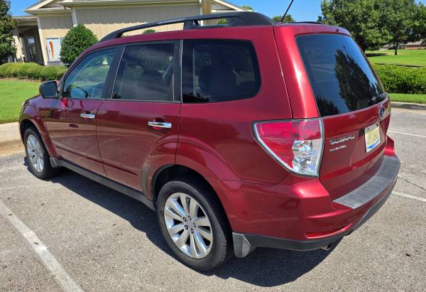 2011 Subaru Forester 2.5X Limited — photo 4