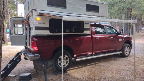 2018 RAM 2500 SLT 4x2 Crew Cab 149 in. WB Automatic — photo 3