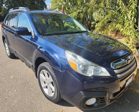 2013 Subaru Outback 3.6R Limited 4dr All-wheel Drive Automatic — photo 1
