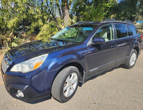 2013 Subaru Outback 3.6R Limited 4dr All-wheel Drive Automatic — photo 4