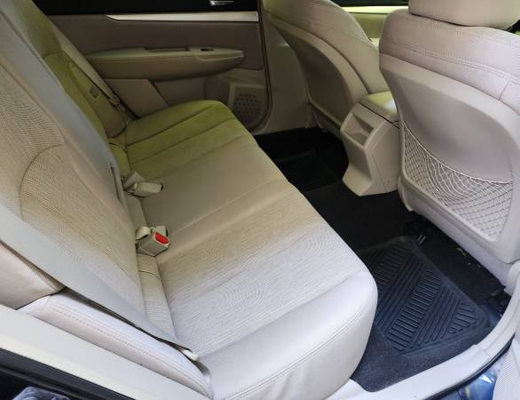 2013 Subaru Outback 3.6R Limited 4dr All-wheel Drive Automatic — photo 9