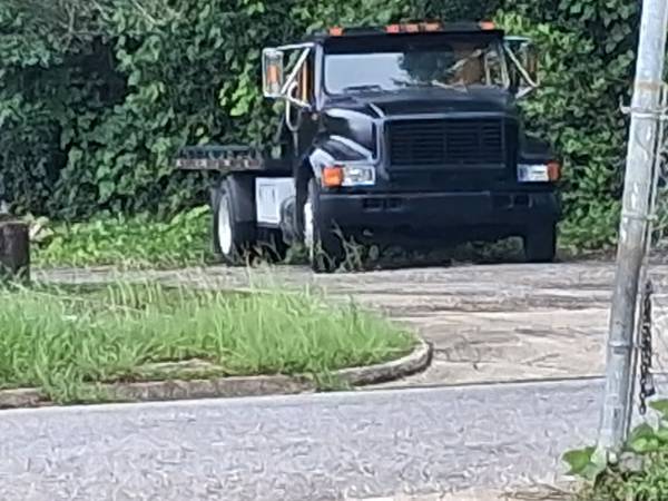 1990 Nissan Truck E 2dr xtended Cab SB — photo 2