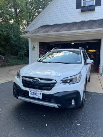 2022 Subaru Outback Base — photo 1