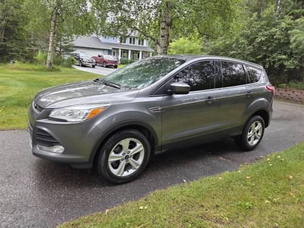 2014 Ford Escape SE 4dr Front-wheel Drive Automatic — photo 4