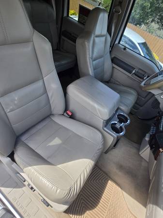 2008 Ford F 250 Lariat 4x4 SD Super Cab 6.75 ft. box 142 in. WB SRW Manual — photo 11