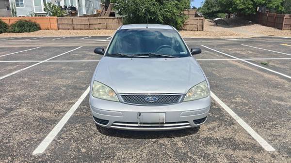 2005 Ford Focus ZX3 SE — photo 2