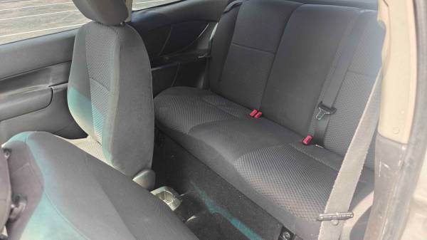 2005 Ford Focus ZX3 SE — photo 9
