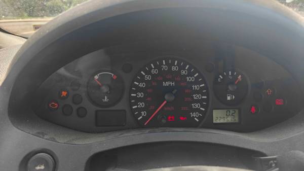 2005 Ford Focus ZX3 SE — photo 7