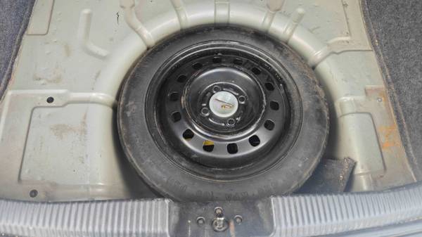 2005 Ford Focus ZX3 SE — photo 11