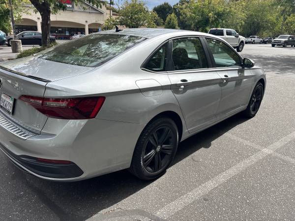 2023 Volkswagen Jetta 1.5T SE 4dr Sedan Automatic — photo 5