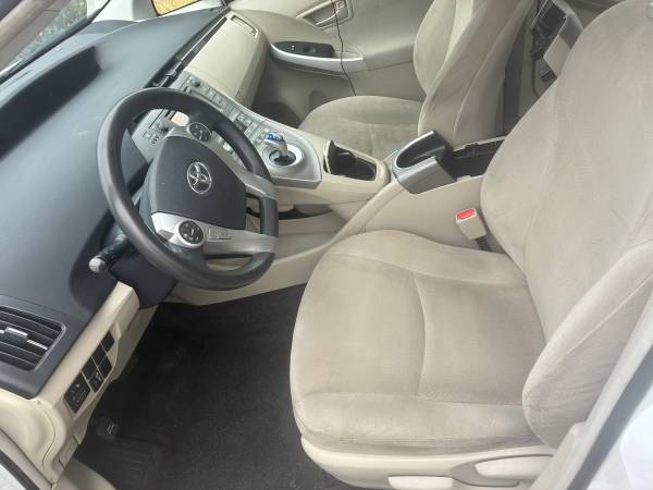 2015 Toyota Prius Two 5dr Hatchback CVT — photo 6