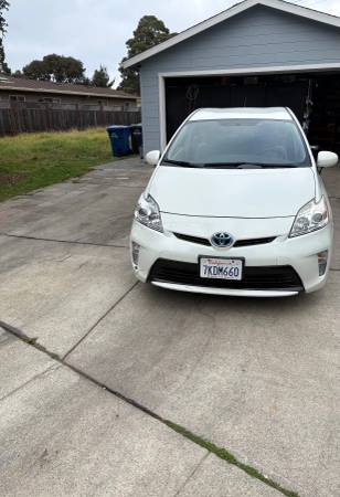 2015 Toyota Prius Two 5dr Hatchback CVT — photo 3
