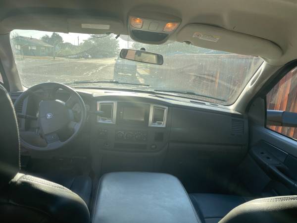 2007 Dodge RAM 3500 ST 4x2 Quad Cab 160.5 in. WB Manual — photo 6
