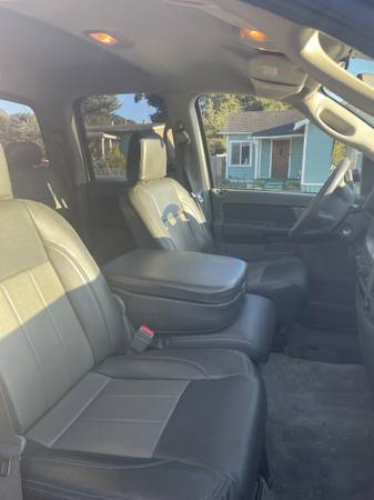 2007 Dodge RAM 3500 ST 4x2 Quad Cab 160.5 in. WB Manual — photo 7