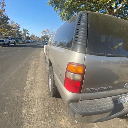 2000 Chevrolet Suburban 1500 LS 4dr 4x4 Automatic — photo 5