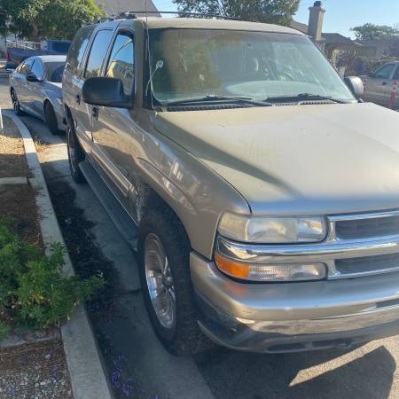 2000 Chevrolet Suburban 1500 LS 4dr 4x4 Automatic — photo 3
