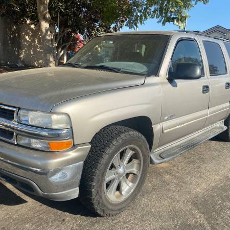 2000 Chevrolet Suburban 1500 LS 4dr 4x4 Automatic — photo 2