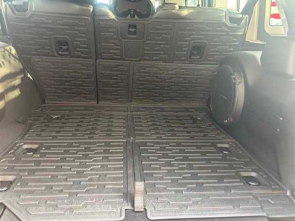 2024 Jeep Wrangler Rubicon 392 4dr 4x4 Automatic — photo 7