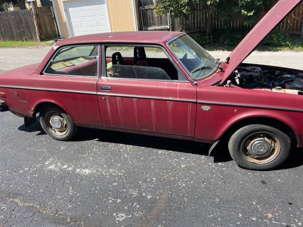 1976 Volvo 242dl — photo 1