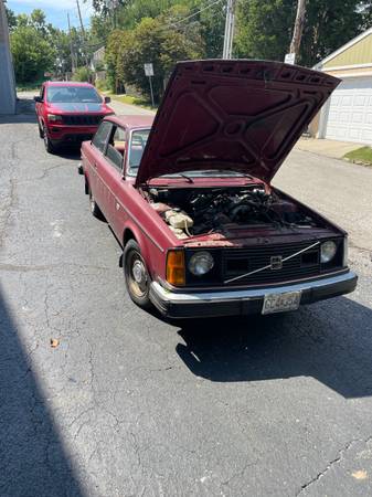 1976 Volvo 242dl — photo 2