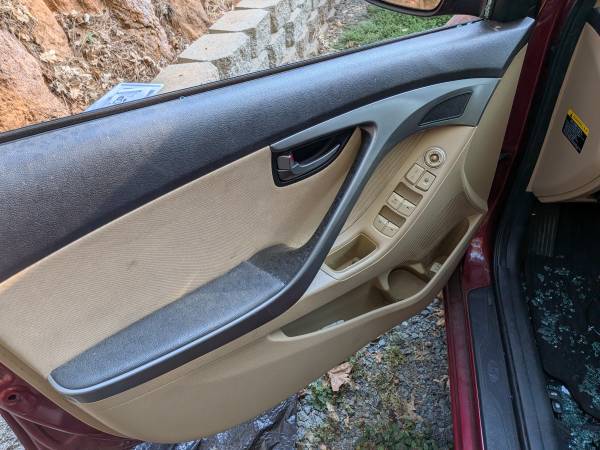 2013 Hyundai Elantra SE 2dr Coupe Manual — photo 5