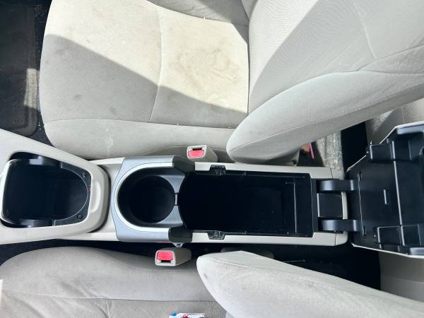 2014 Toyota Prius Two 5dr Hatchback CVT — photo 9