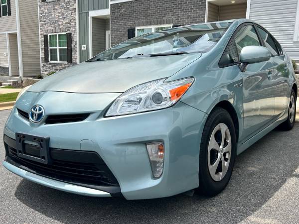 2014 Toyota Prius Two 5dr Hatchback CVT — photo 1