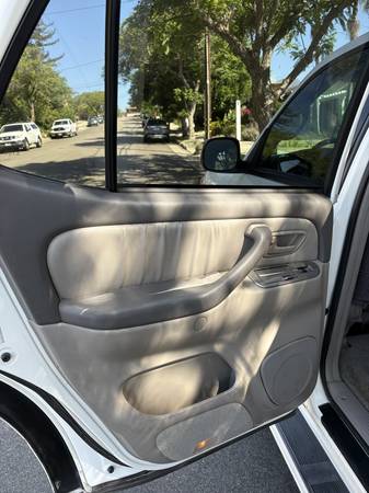 2003 Toyota Sequoia Limited V8 4x2 Automatic — photo 12