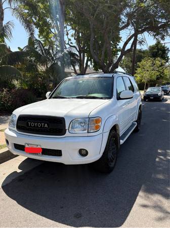2003 Toyota Sequoia Limited V8 4x2 Automatic — photo 2