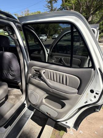 2003 Toyota Sequoia Limited V8 4x2 Automatic — photo 9