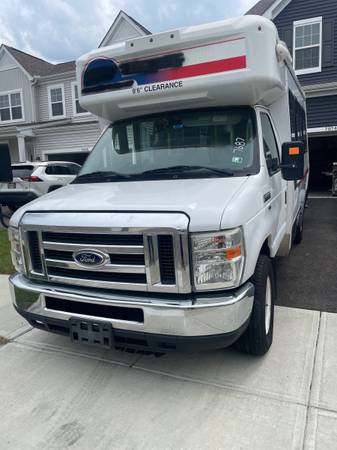 2018 Ford E350 Paratransit — photo 3
