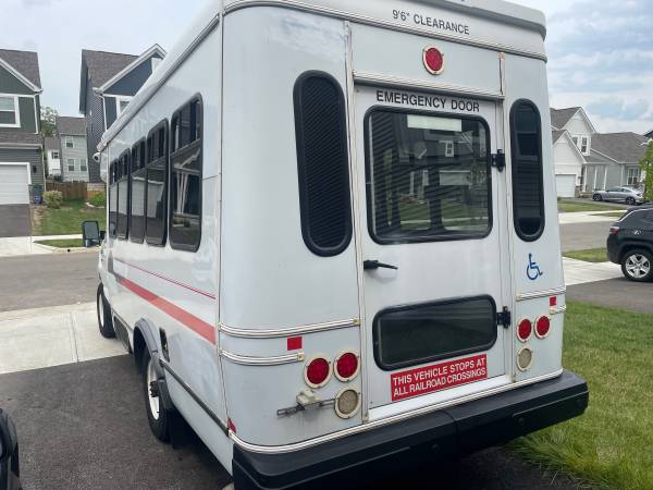 2018 Ford E350 Paratransit — photo 8
