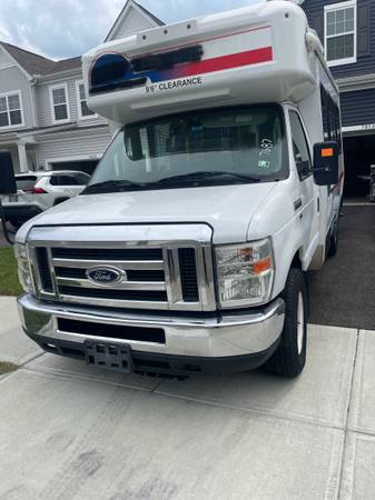 2018 Ford E350 Paratransit — photo 2