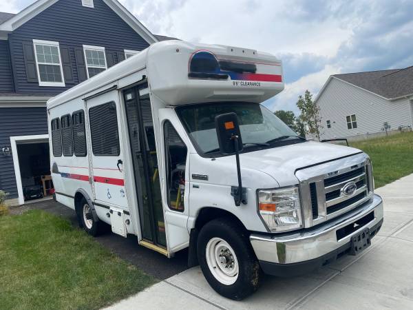 2018 Ford E350 Paratransit — photo 5