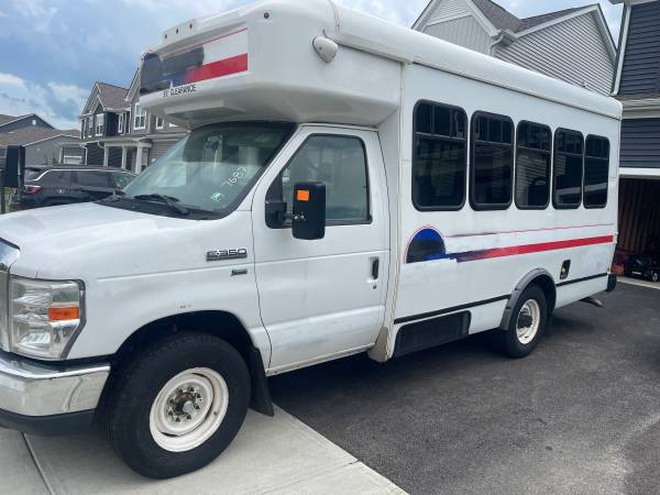 2018 Ford E350 Paratransit — photo 7
