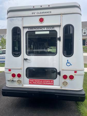 2018 Ford E350 Paratransit — photo 11