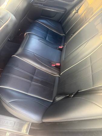2011 Jaguar Xj — photo 8
